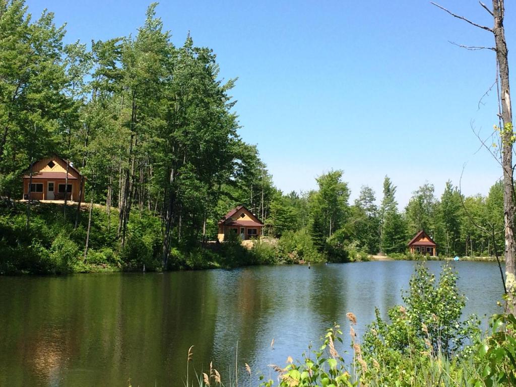 Paradis Sauvage Geronimo Saint-Etienne-de-Bolton エクステリア 写真